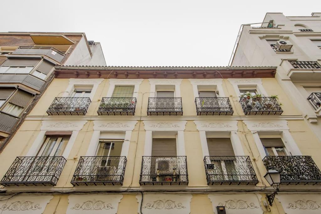דירות מדריד Cozy Loft En Chamberi Calle Ponzano מראה חיצוני תמונה